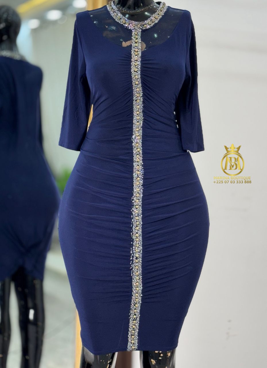 ROBE AUX GENOUX