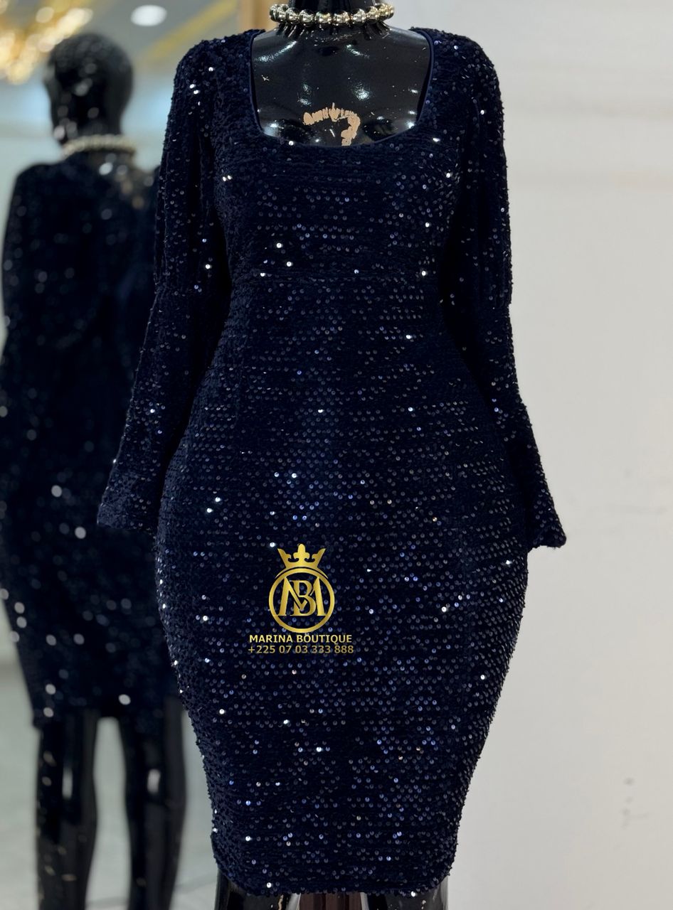 ROBE AUX GENOUX