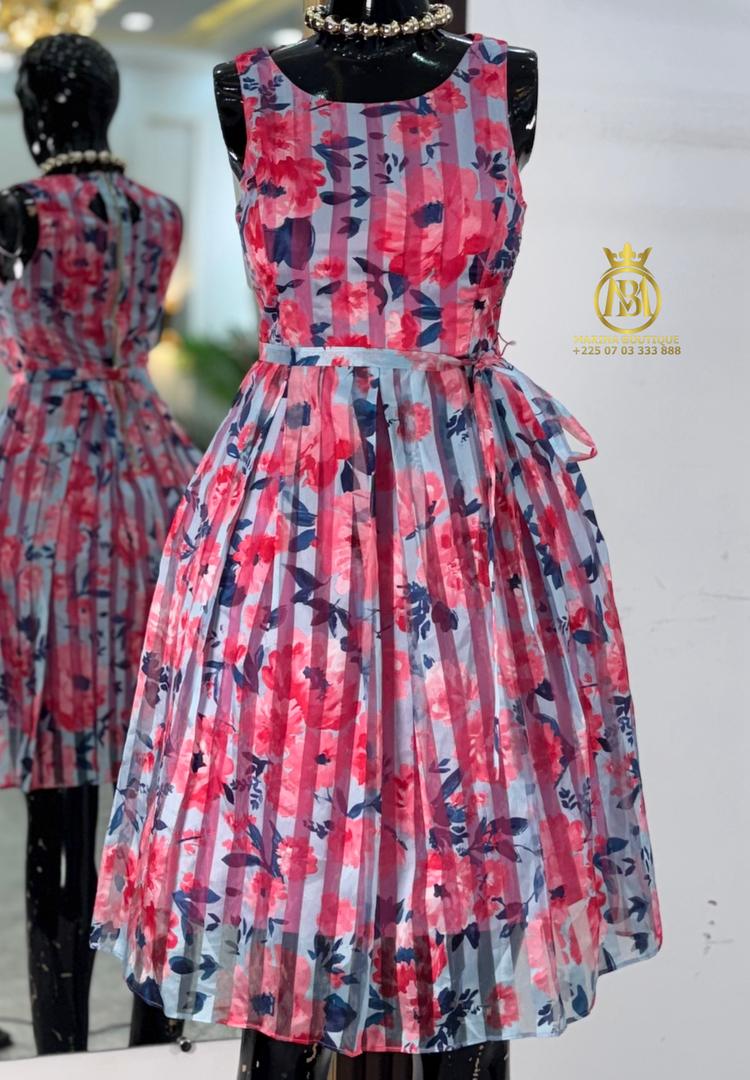 ROBE AUX GENOUX