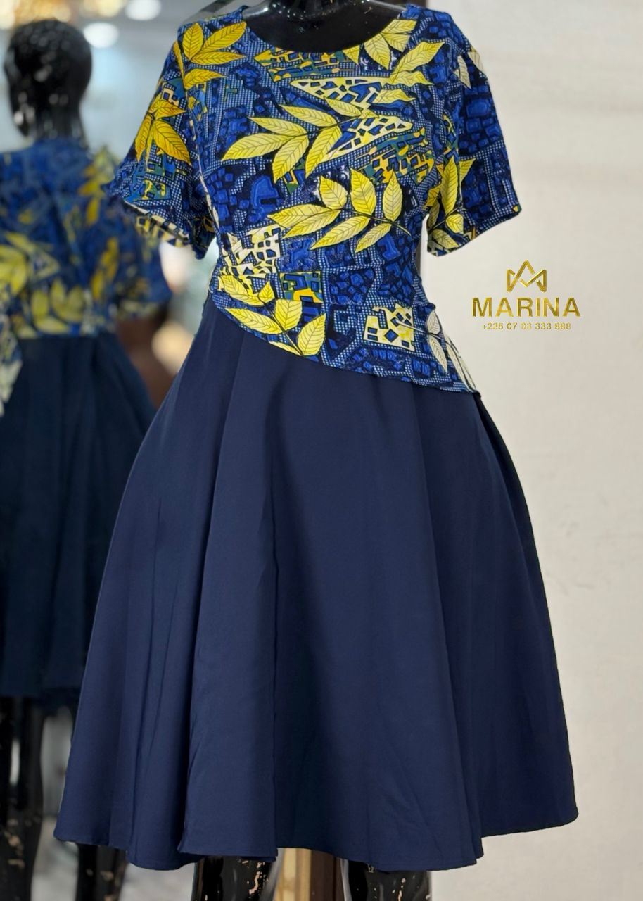 ROBE AUX GENOUX