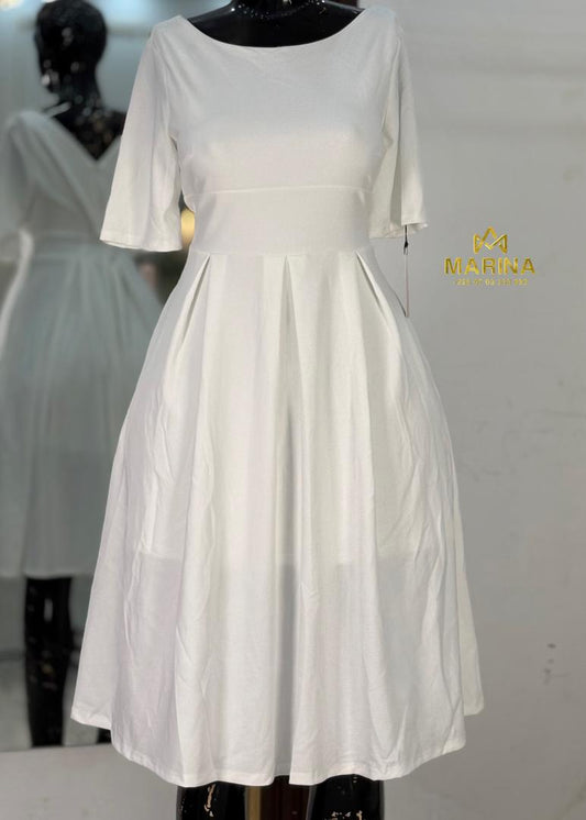 ROBE AUX GENOUX