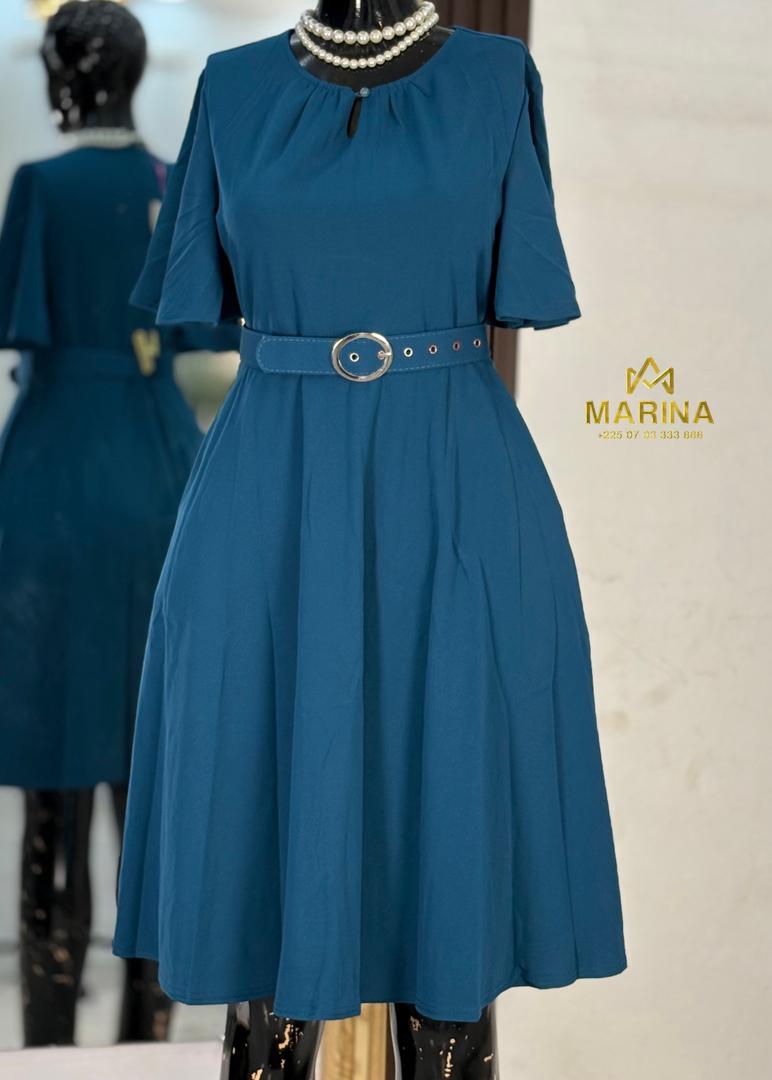 ROBE AUX GENOUX