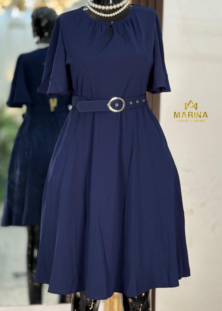ROBE AUX GENOUX