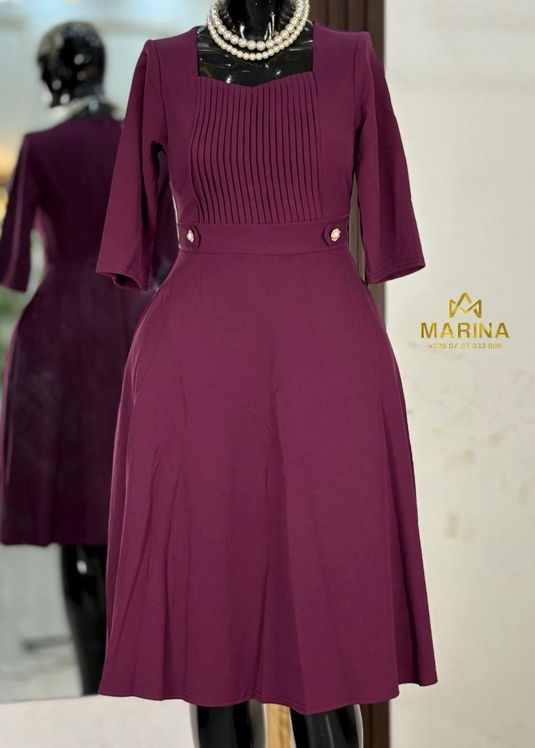 ROBE AUX GENOUX