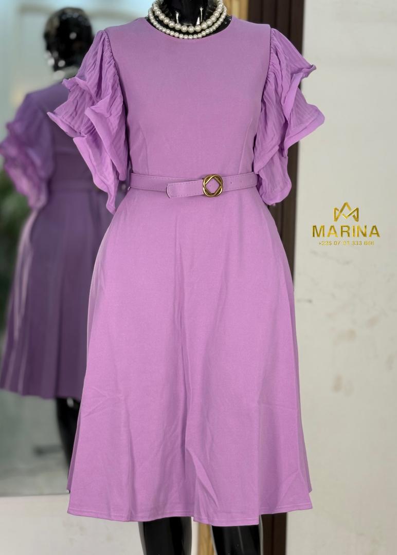ROBE AUX GENOUX