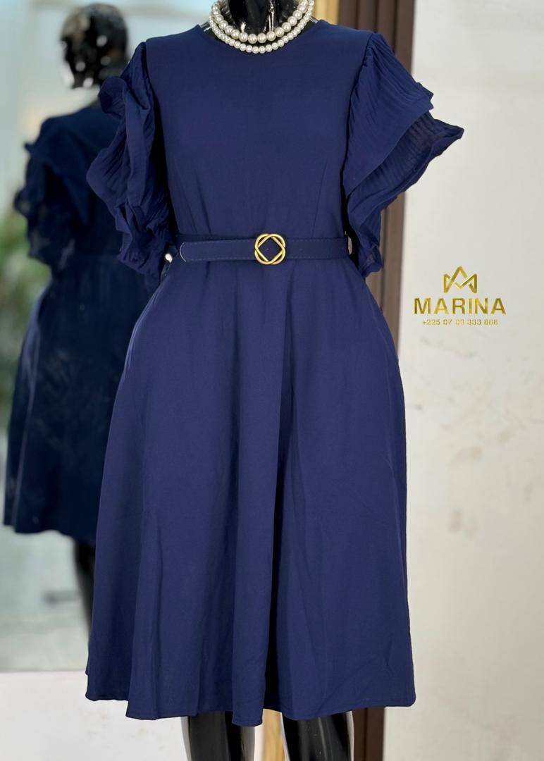 ROBE AUX GENOUX