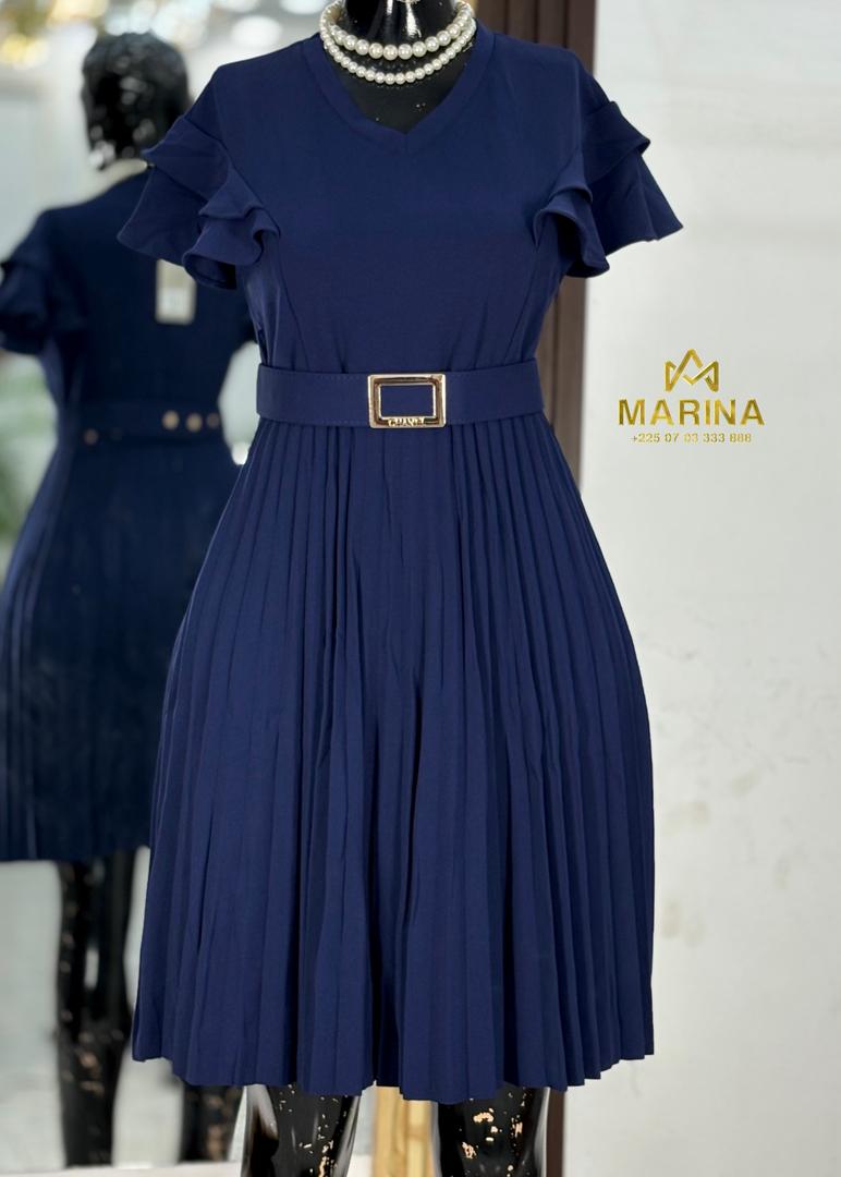 ROBE AUX GENOUX