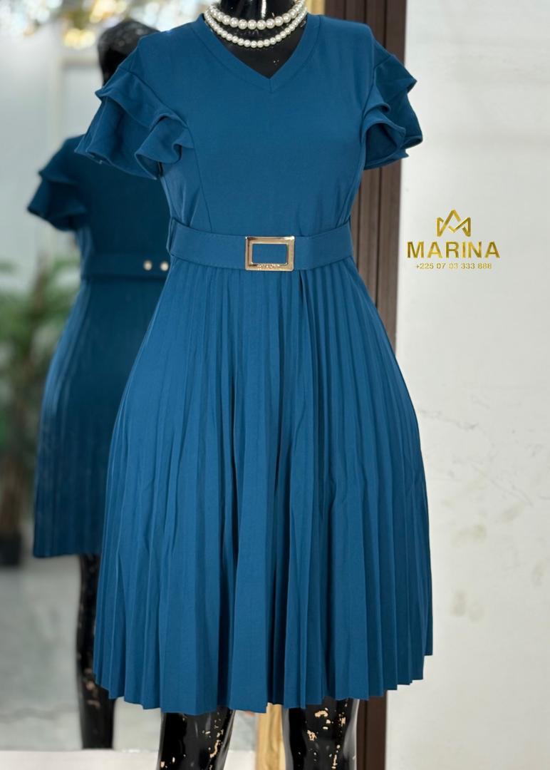 ROBE AUX GENOUX