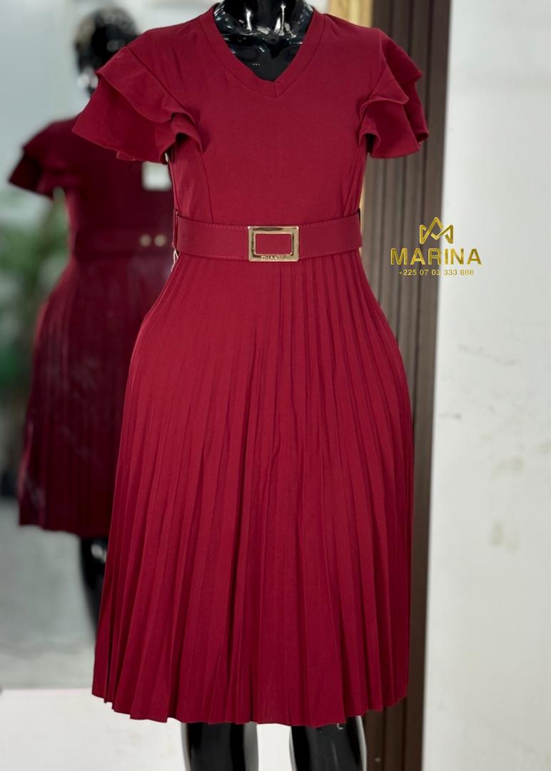 ROBE AUX GENOUX