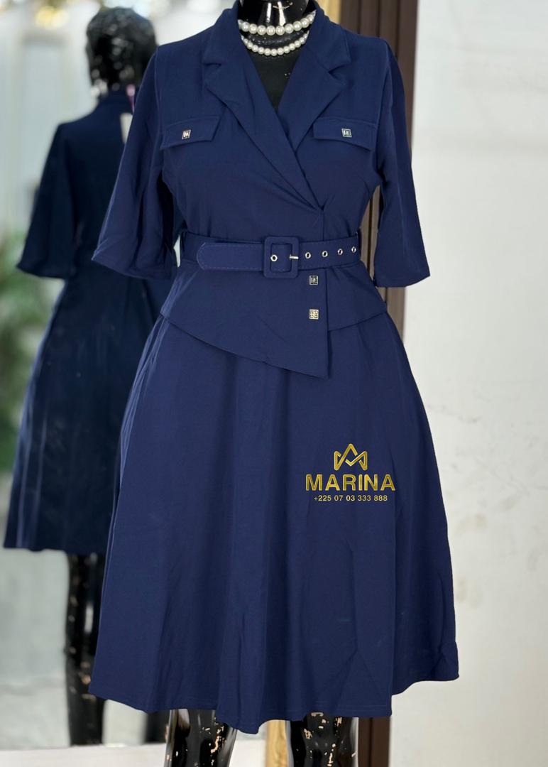 ROBE AUX GENOUX