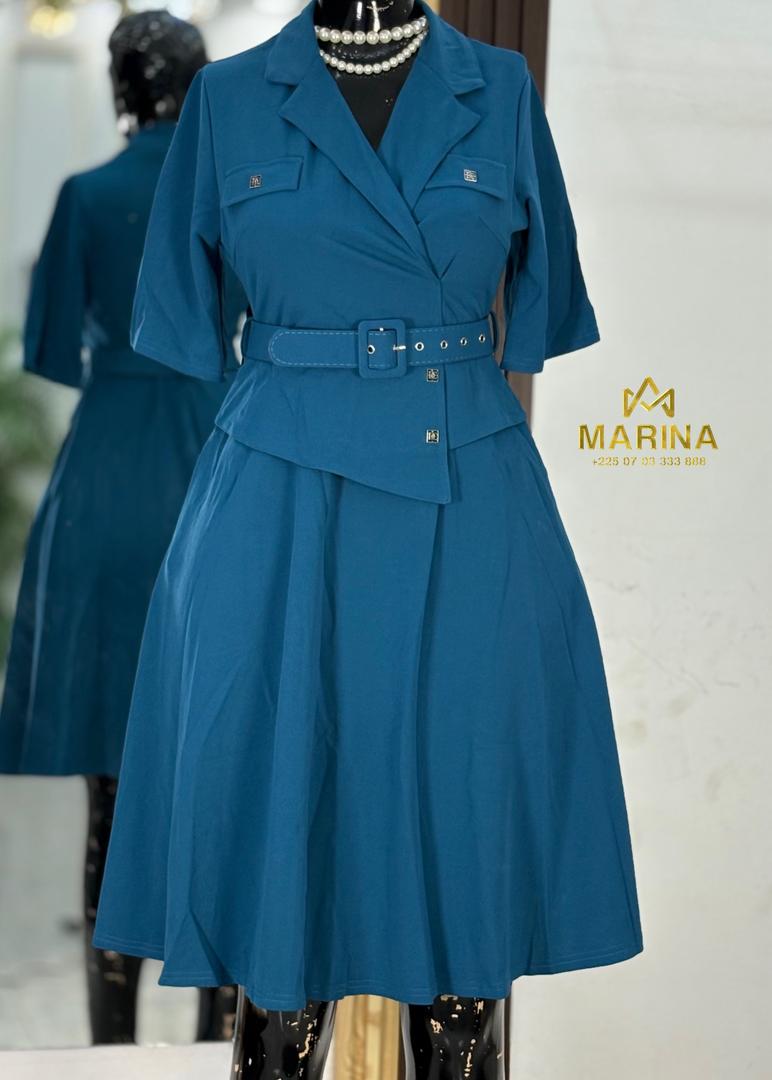 ROBE AUX GENOUX