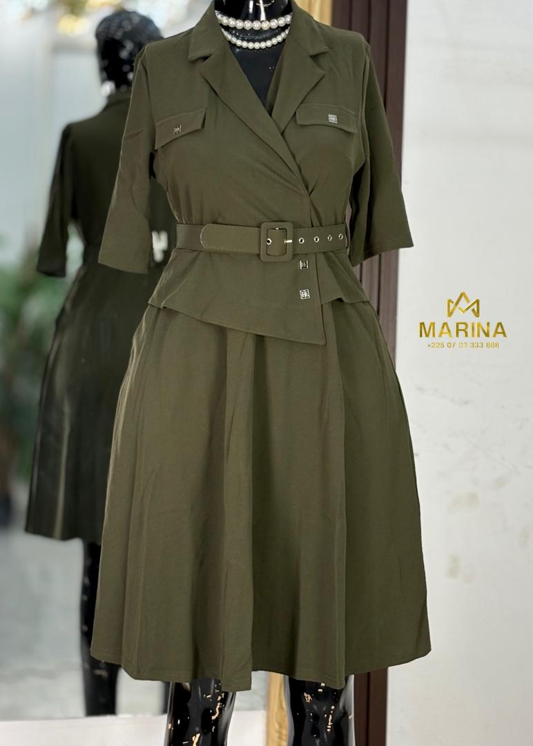 ROBE AUX GENOUX