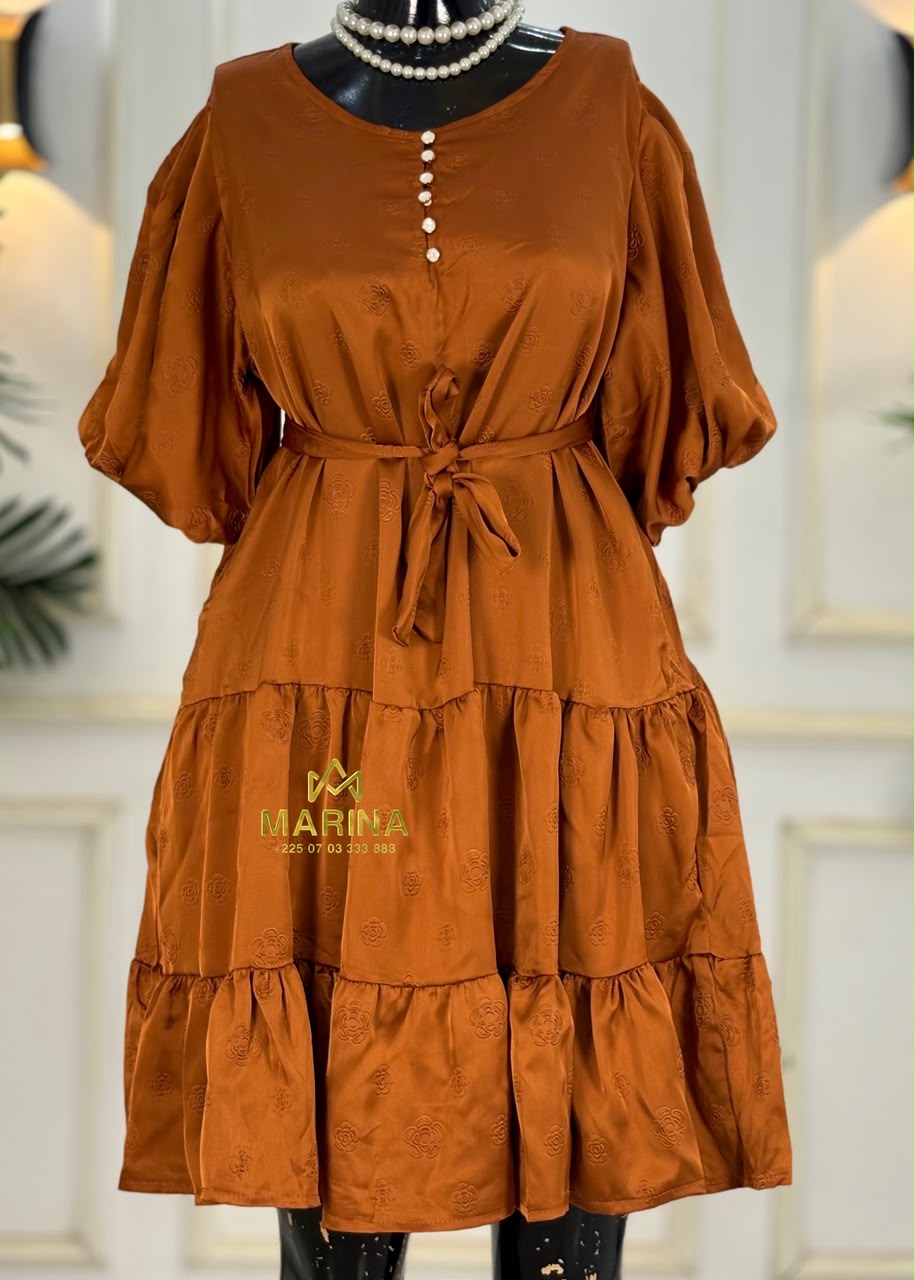 ROBE AUX GENOUX