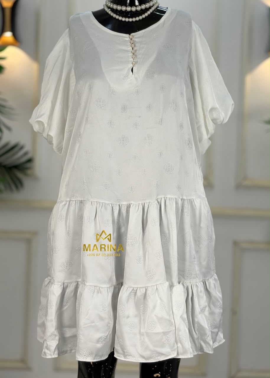 ROBE AUX GENOUX