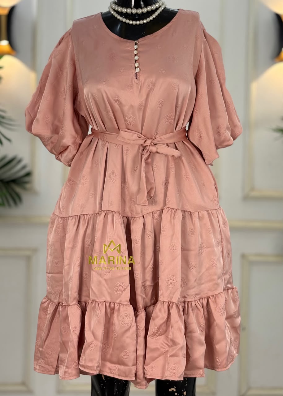 ROBE AUX GENOUX