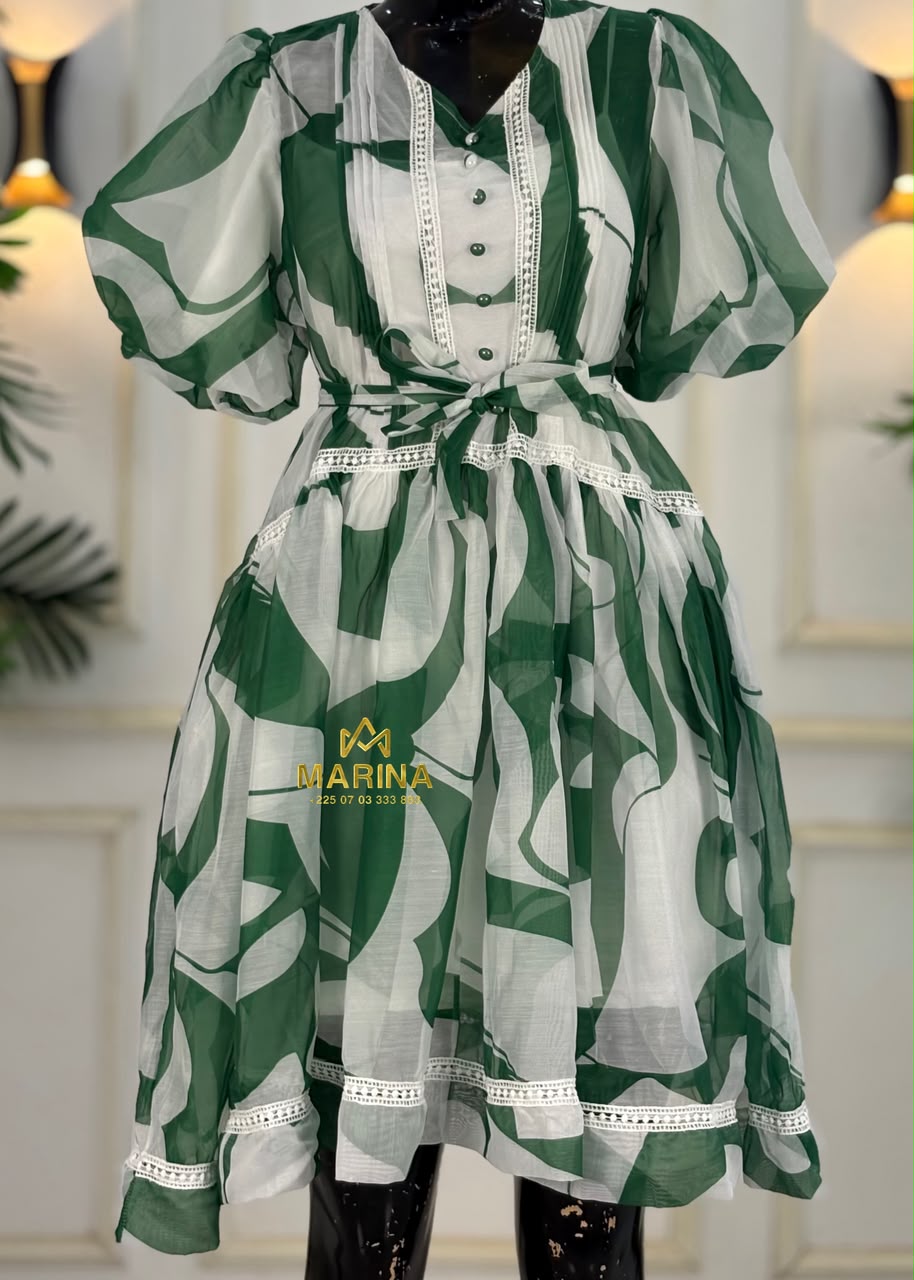 ROBE AUX GENOUX