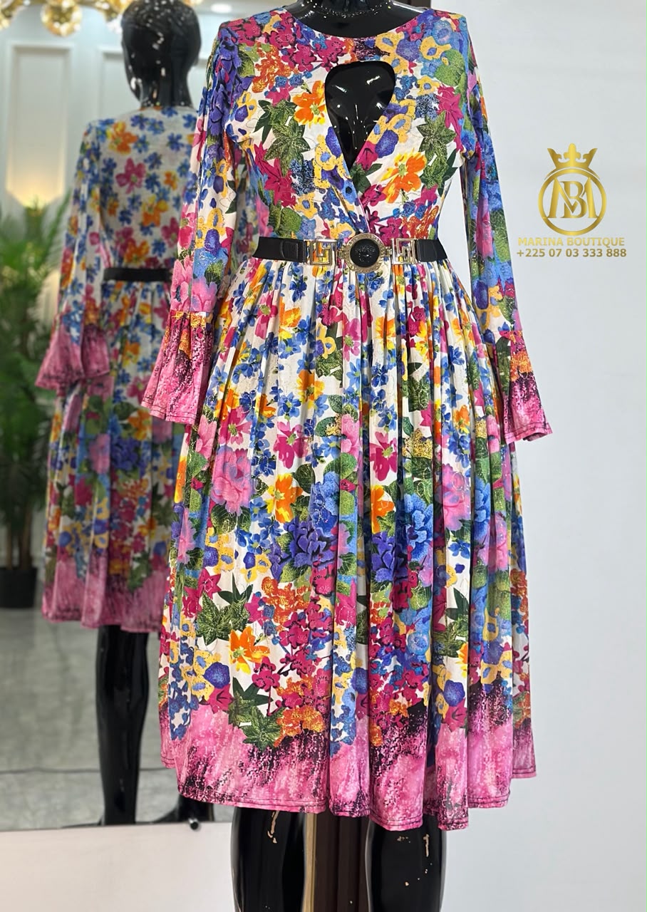 ROBE AUX GENOUX