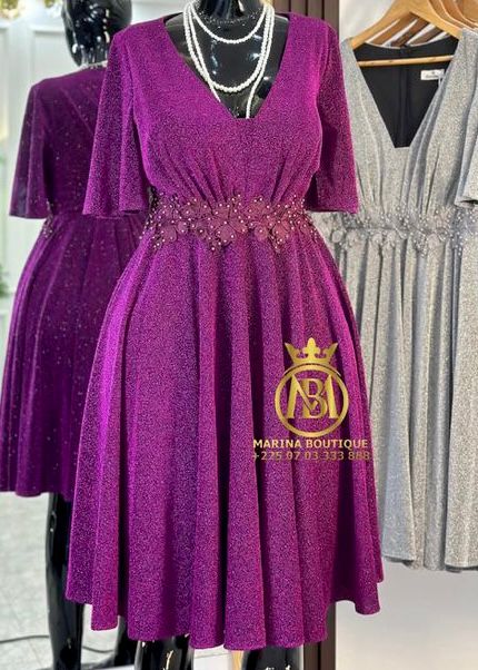 ROBES AUX GENOUX
